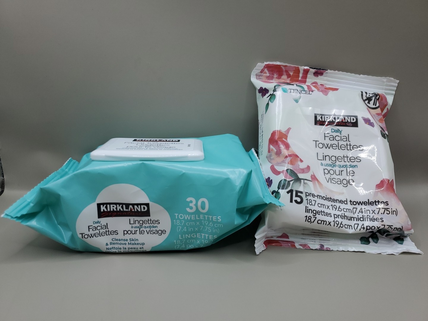 Kirkland Signature Daily Facial Towelettes Cleanse Skin Remove Makeup BB 02/2028