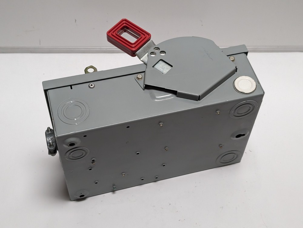 GENERAL ELECTRIC TH3361 Model 10 Safety Switch (USED).