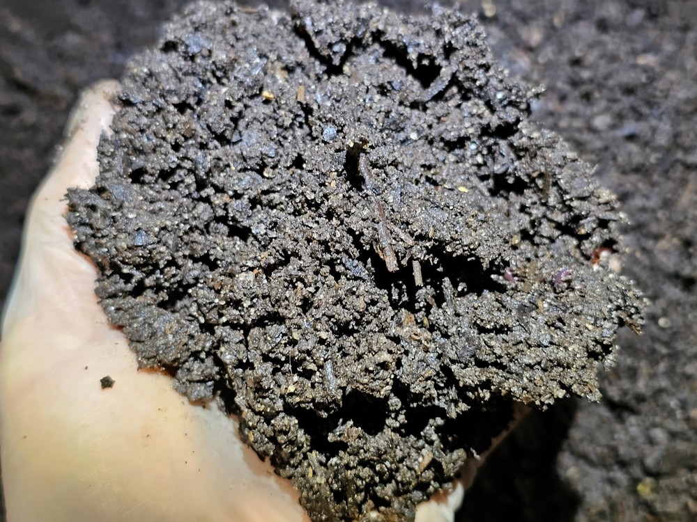10 LBS. Vermicompost RAW/Unscreened, Biologically Active Soil Amendment