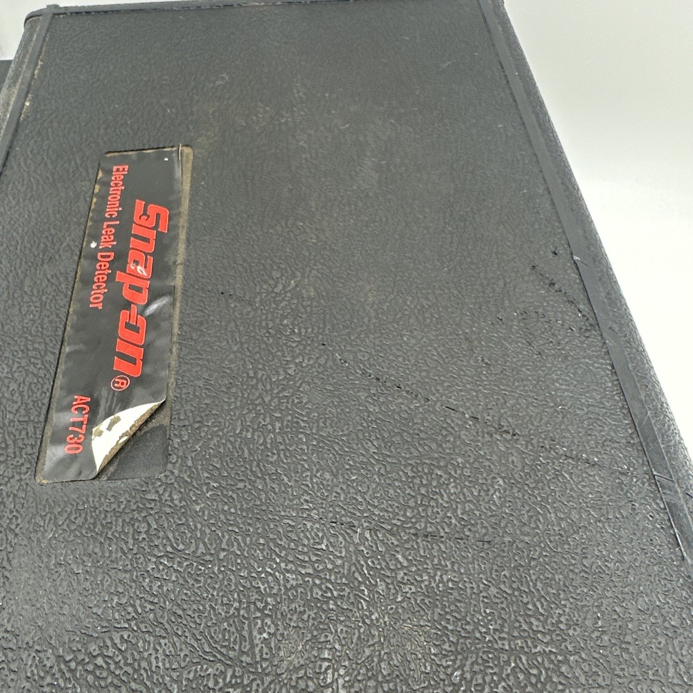 Snap-On Electronic Leak Detector ACT730 with Case
