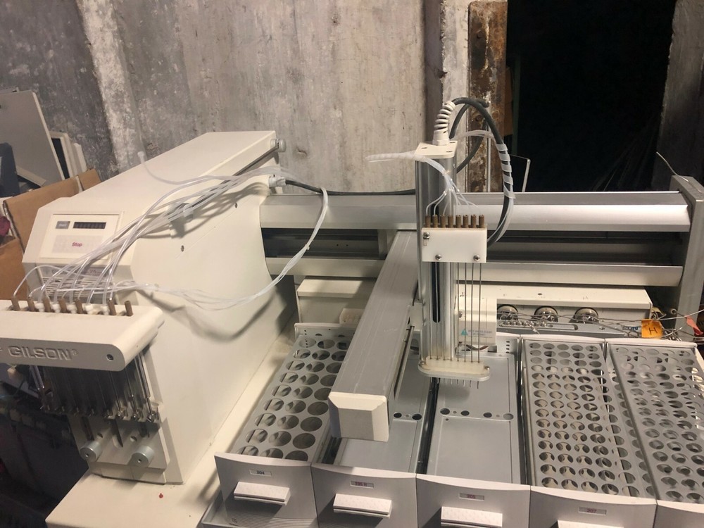 Gilson 215 Liquid Handler and 889 Multiple Injection Module