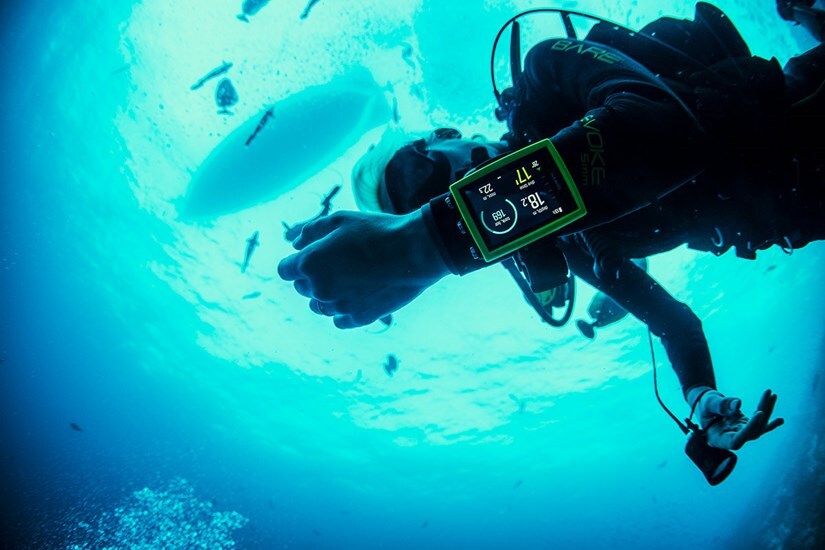 Suunto Eon Core Black Dive Computer with USB and Air Integration (SS022740000)