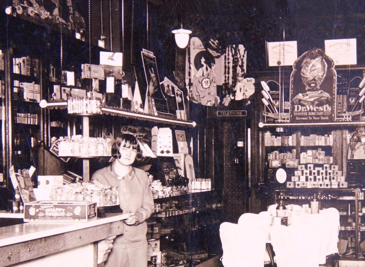 1920's Soda Fountain Cigar & Perfume Store 5 x 7 Original Photograph B8S1