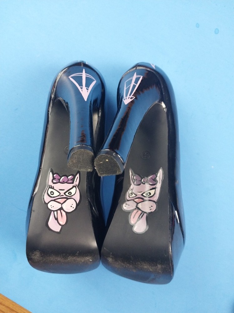 breckelles heels black. size 8.5 rocka
