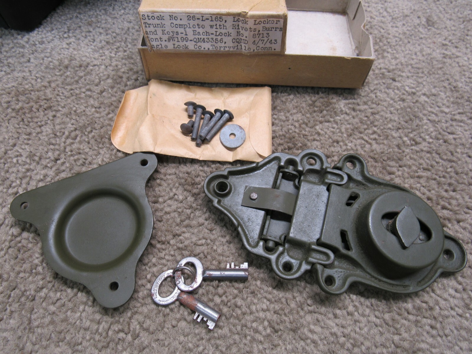 WW2 US Military Trunk Footlocker Lock W/ All Hardware 1943 Eagle Lock Co Conn