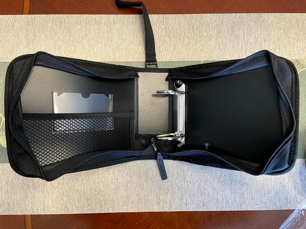 Microsoft MSDN CD DVD Carrying Case Wallet Black Blue Developer Tech Collectible