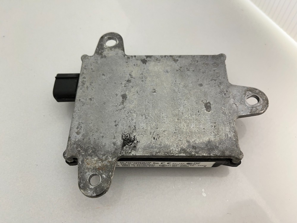 OEM | 2015 - 2021 Lexus NX200t Rear Blind Spot Sensor Module