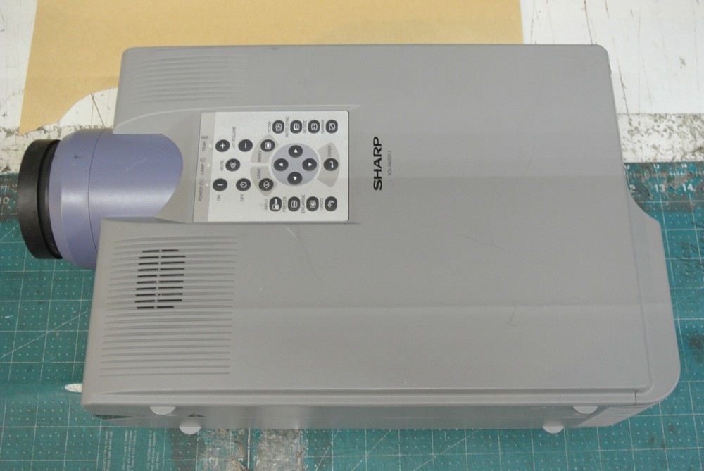 Sharp XG-NV6XU LCD Digital Projector Notevision6 - NO REMOTE, NO POWER CORD