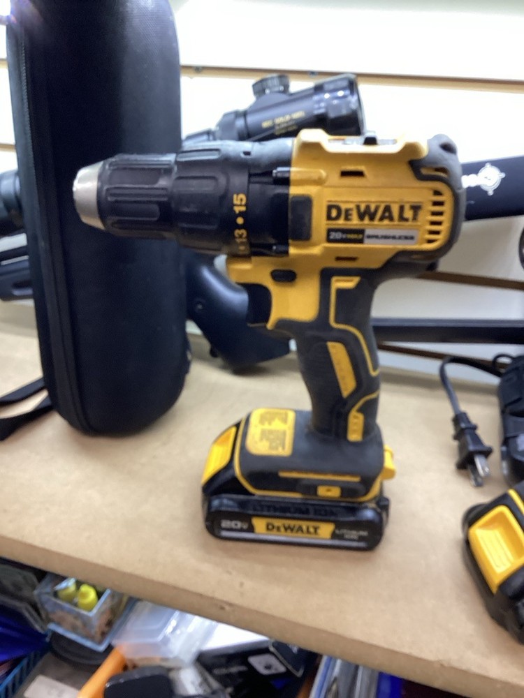 DEWALT IMPACT & DRILL SET (AST005772)