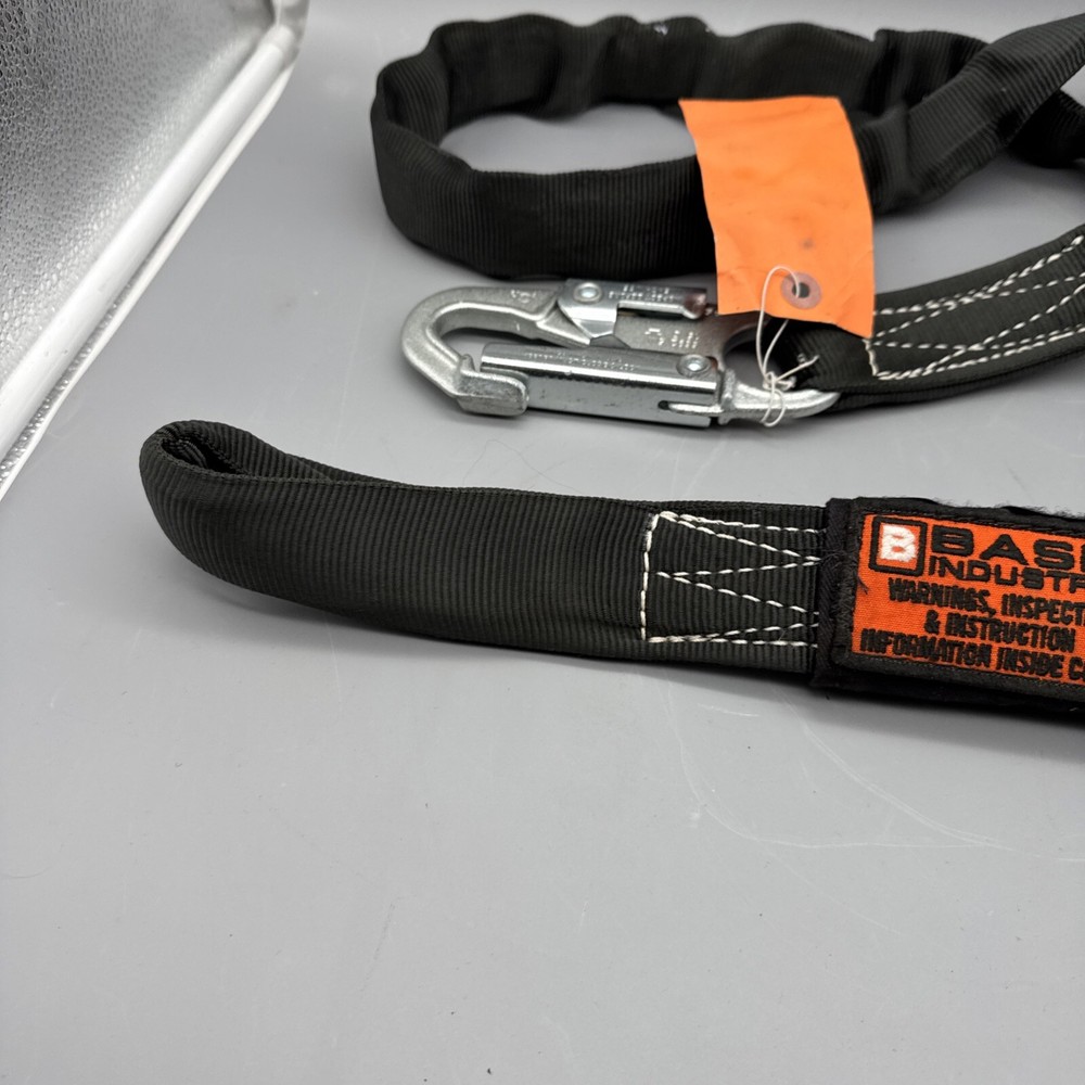 Bashlin Lanyard nylon web w/polyester shock W/ SL6650A snaphook and a loop end