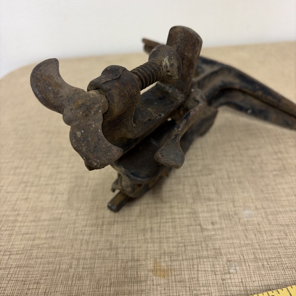 Antique No. 3 9 1/2” Saw Vise
