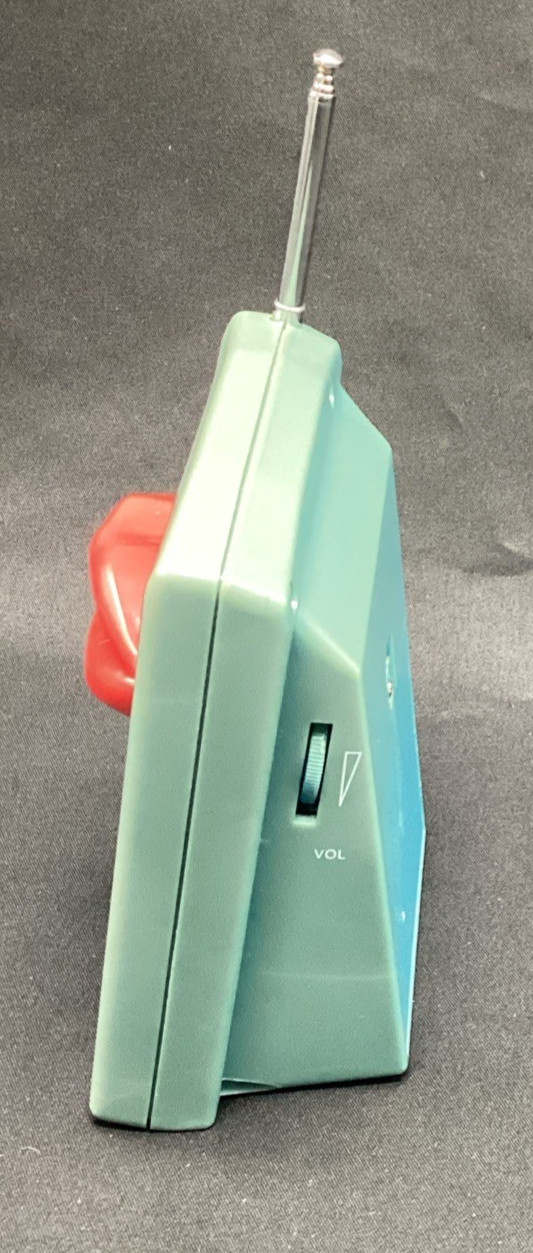 Vtg Talking FM Radio w/ Moving Mouth Lips RHD-2142, Works - ships free