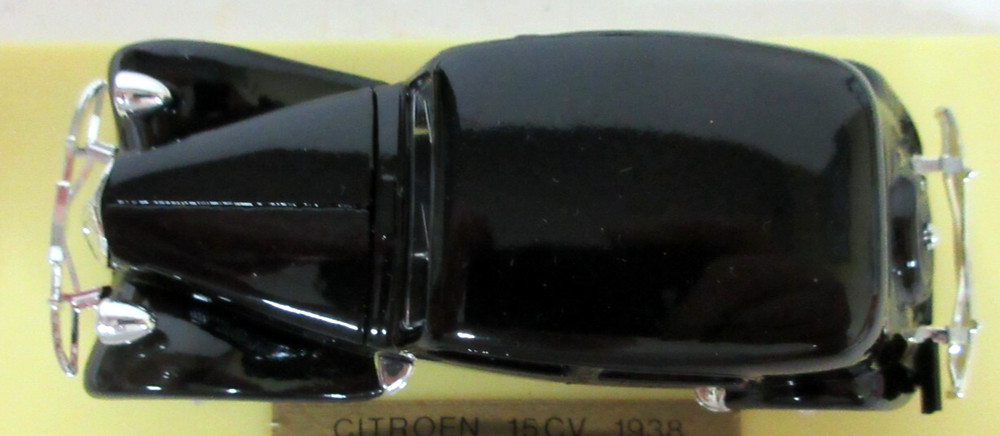 Solido 1938 Citroen 15 CV no case