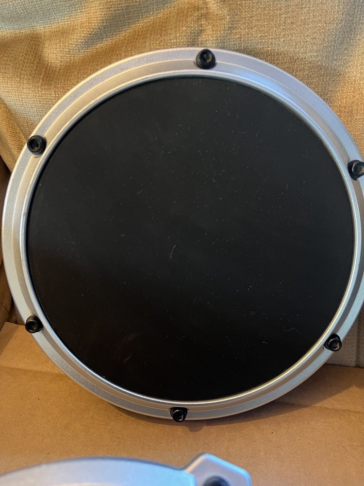 4 BEHRINGER DRUM PAD XD80USB