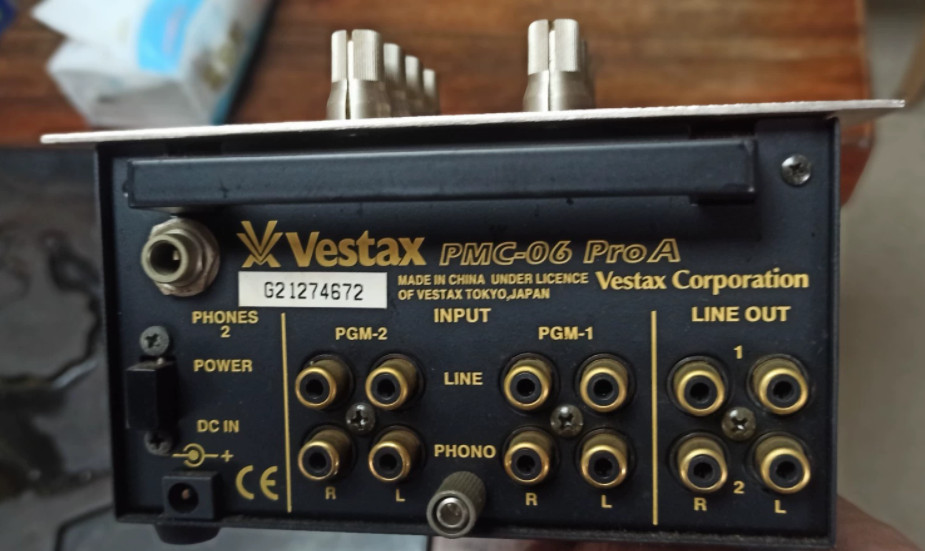 1pcs Vestax PMC-06 Pro A mixing console