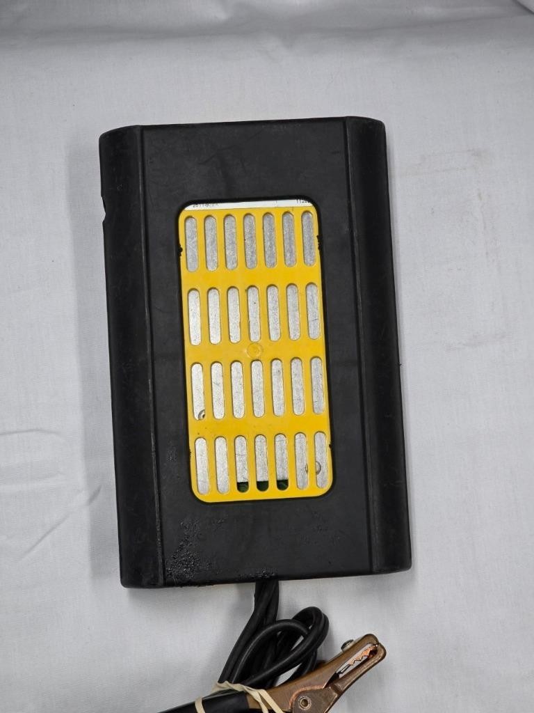 Auto Meter RC-300 Handheld SLA Battery Tester