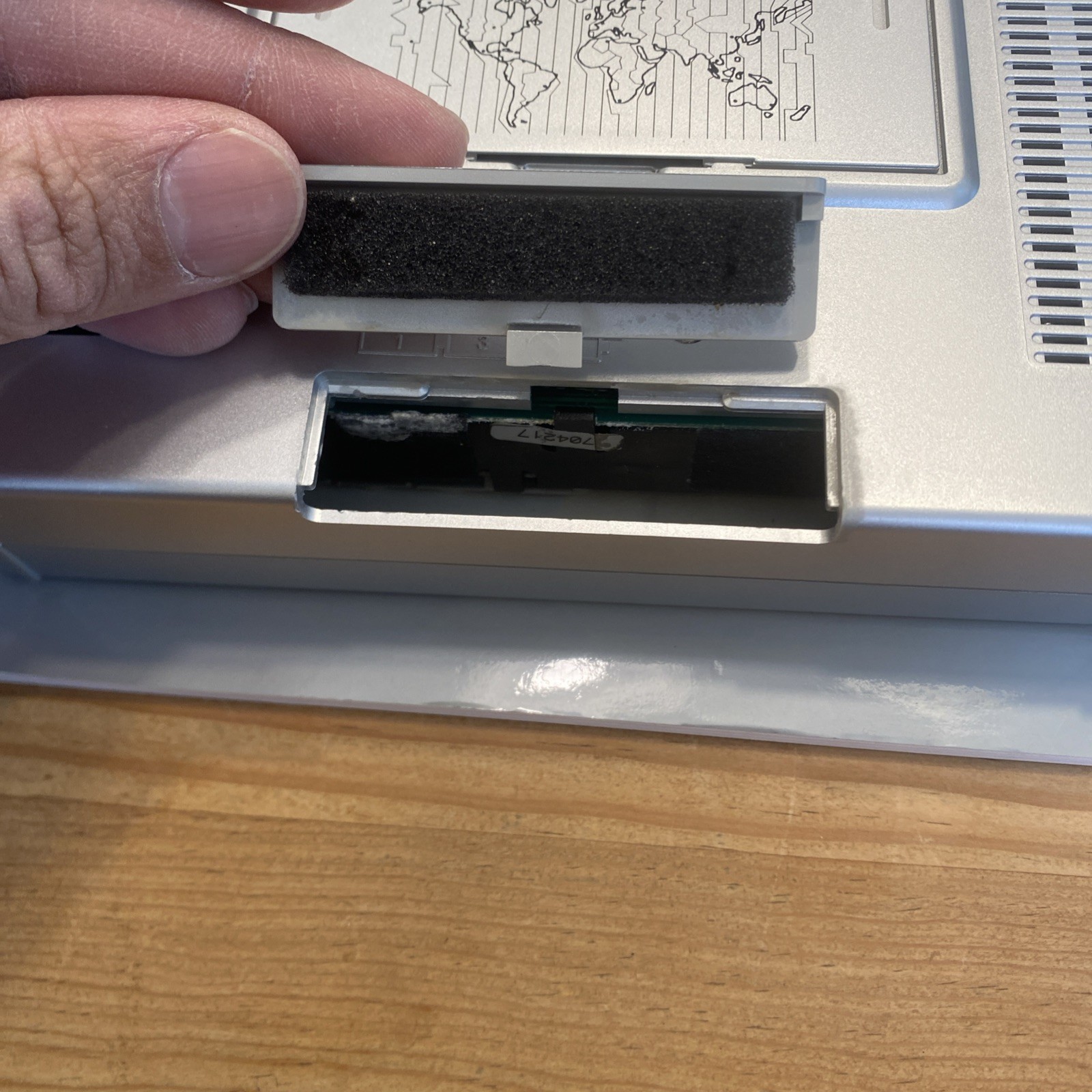 Grundig YB 400 PE World Receiver Radio w Box Case Manual AC Adapter Works