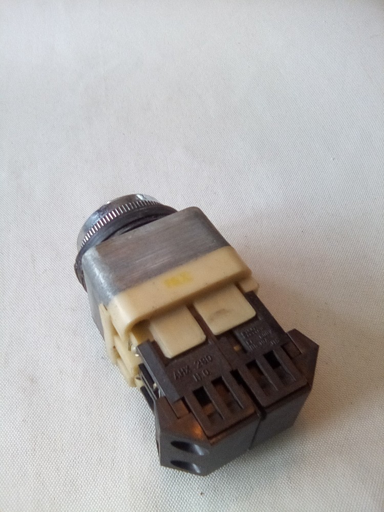 Fuji AH30-PL2 Selector Switch
