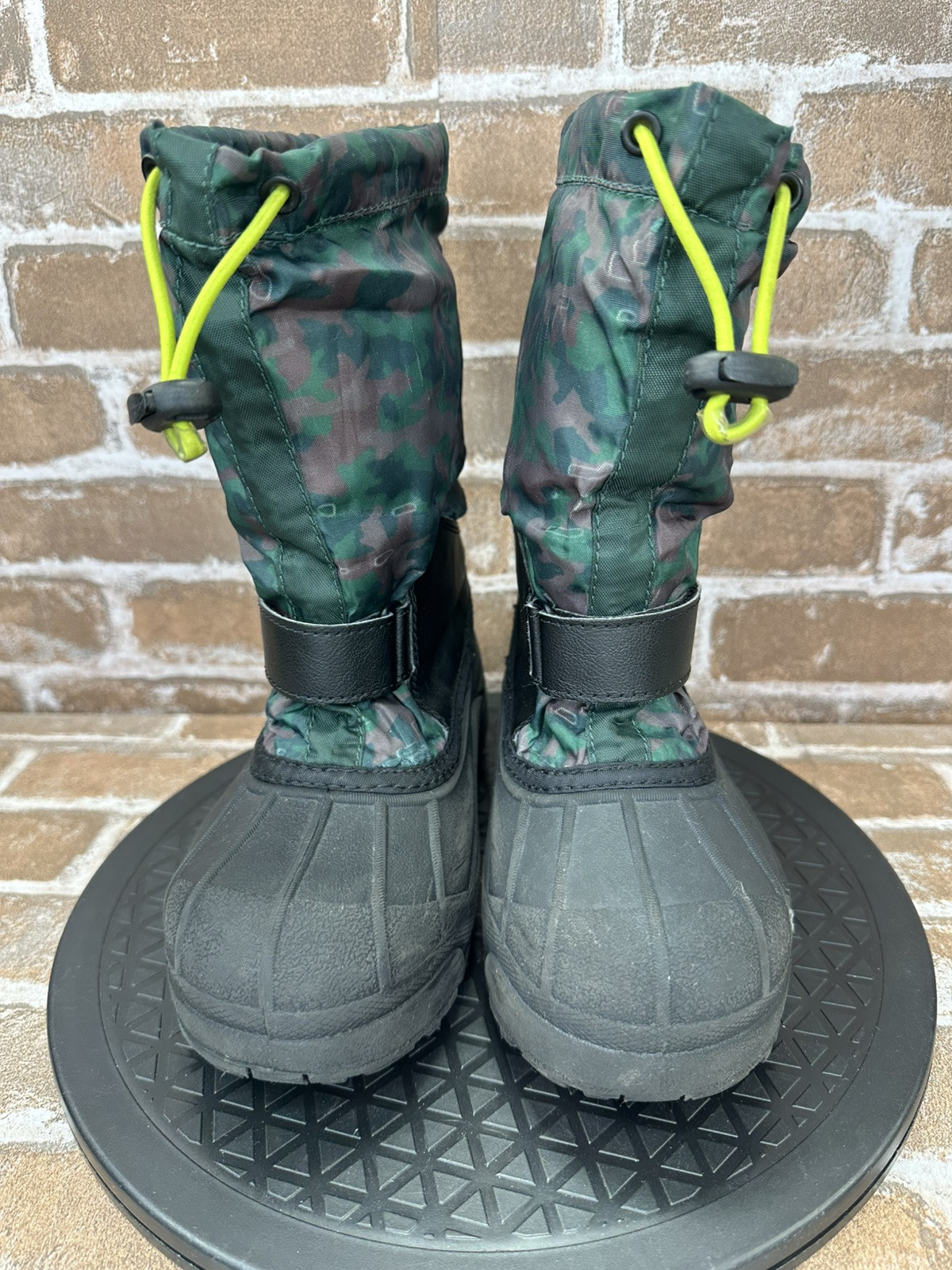 Columbia Powderbug Plus II Waterproof Winter Boots Green Camo Boys Youth Size 2