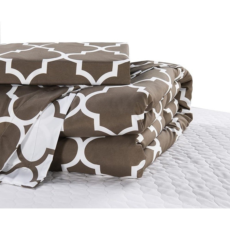 Soft Quatrefoil Pattern Down Alternative Reversible 3Pc Comforter Set Full/Queen