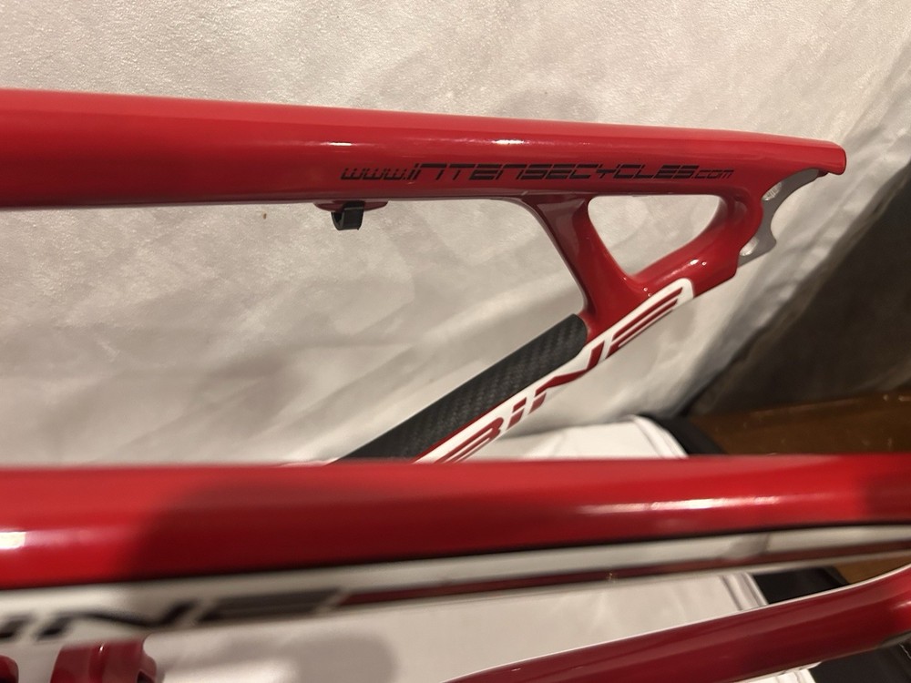 Intense 275 Carbon Fiber Frame Medium Nice Condtion!