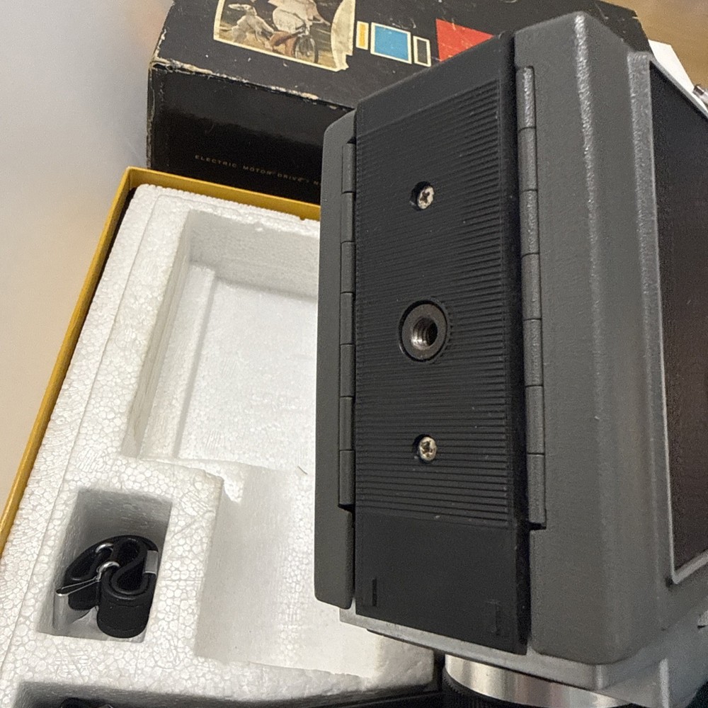 Vintage Kodak Electric 8 Zoom Camera Untested