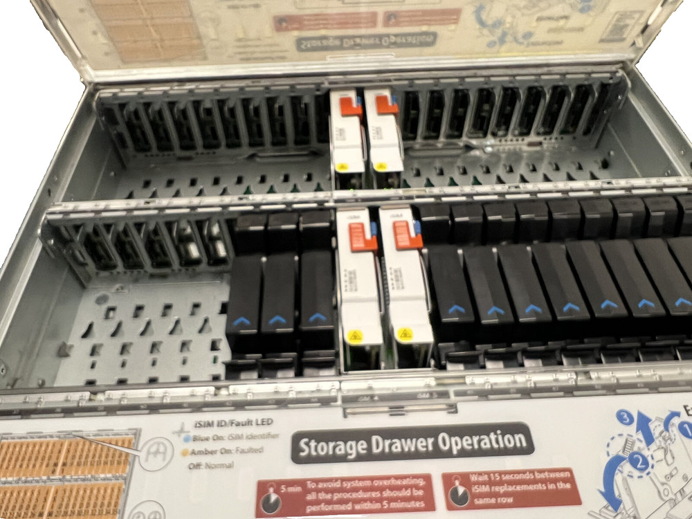 QCT QuantaVault JB2720 Extreme Performance-Density 72-Bay All Flash Array +2x PS