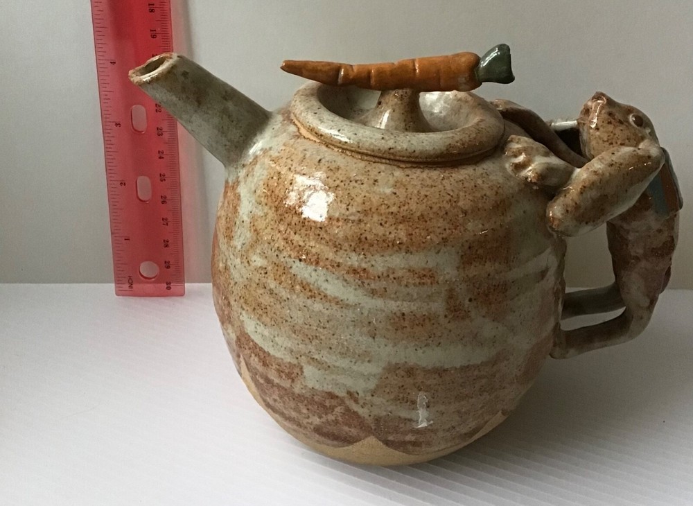 RABBIT TEAPOT BY RAY & BRENDA DAVIS