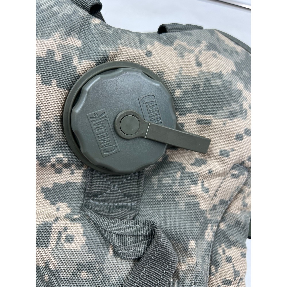 Camelbak Maximum Gear Hydration Pack Digital Camo Tactical Water Bladder