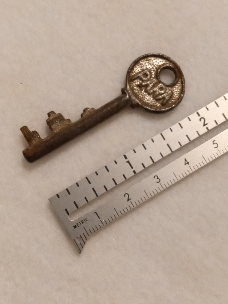 Antique PARA Solid Barrel Padlock SKELETON Key Approx 2-1/16"