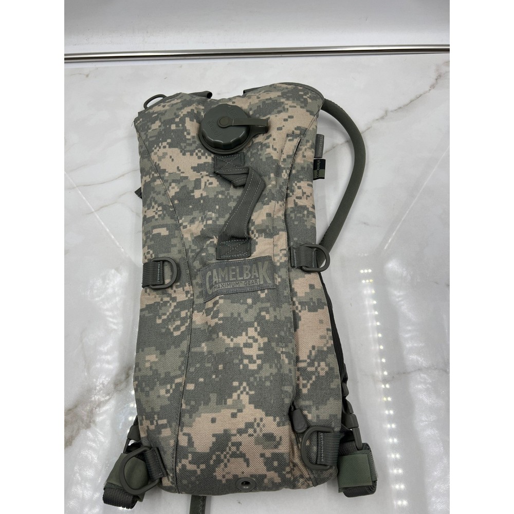 Camelbak Maximum Gear Hydration Pack Digital Camo Tactical Water Bladder