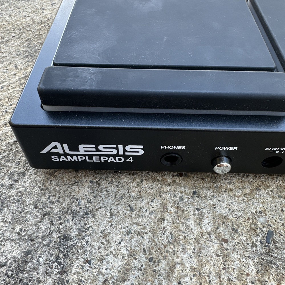 Alesis SAMPLEPAD 4 Pad Percussion and Sample Triggering