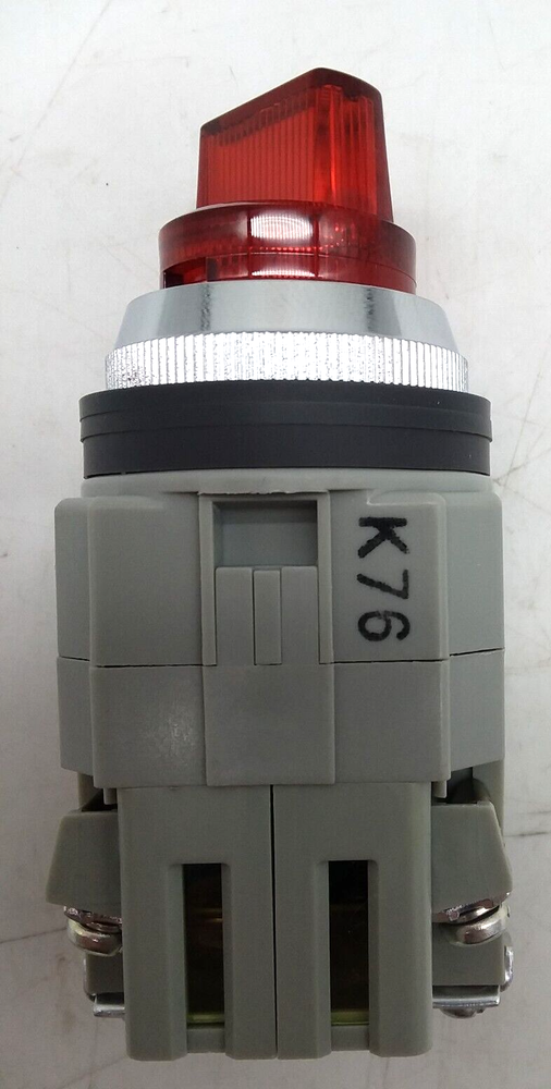 IDEC ASLN22211DNR Illuminated Red Selector Switch