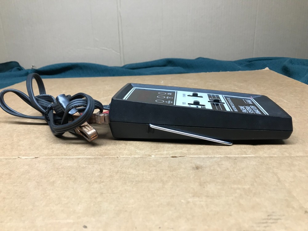 Montgomery Ward 61-82072 Microprocessor Digital Engine Systems Analyzer