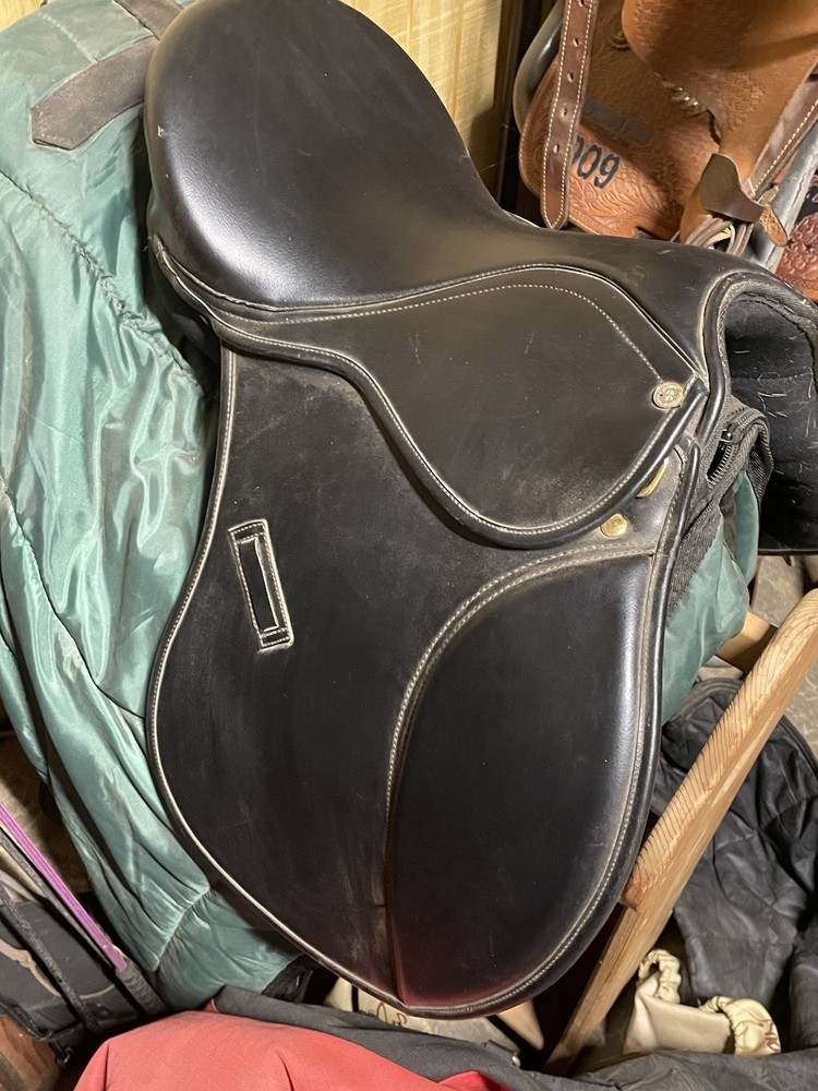 Rivera English Riding Saddle - 15.5”