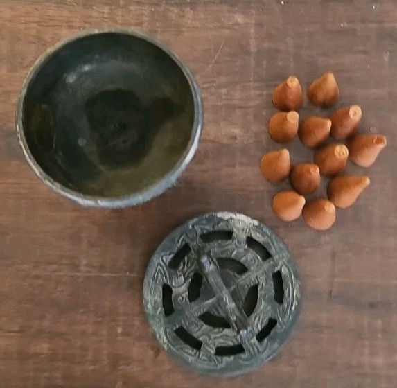 2" Tall Chinese Incense Burner