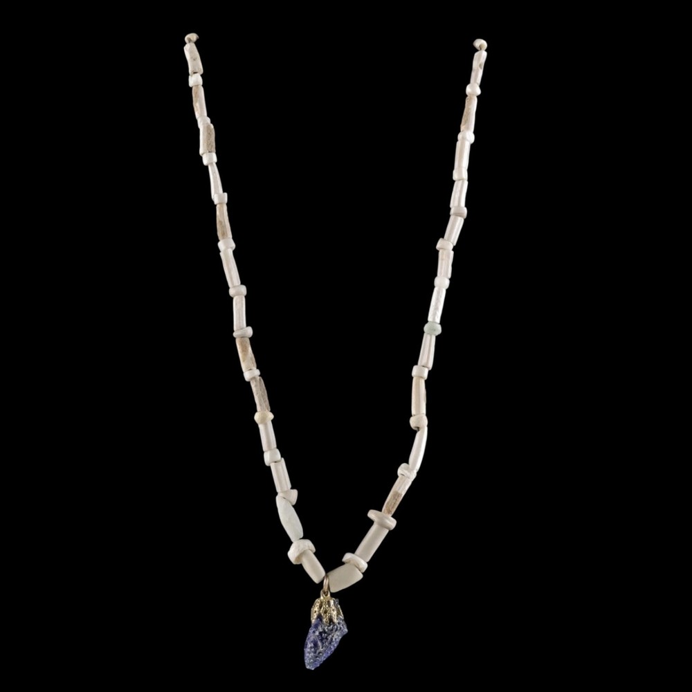 Ancient Román Necklace with Grape Cluster Pendant