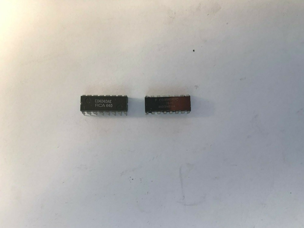 RCA CD4040AE, CD4040BE CMOS 12-Stage Ripple-Carry Binary Counter.
