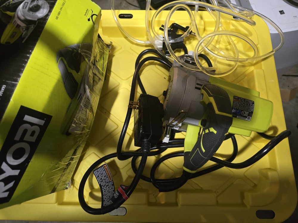 (Used) RYOBI "4" HAND HELD TILE SAW.