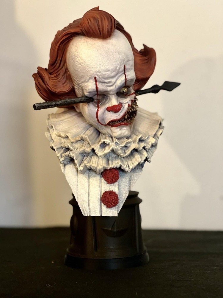 IT Pennywise Clown Horror Bust Statue prop figure