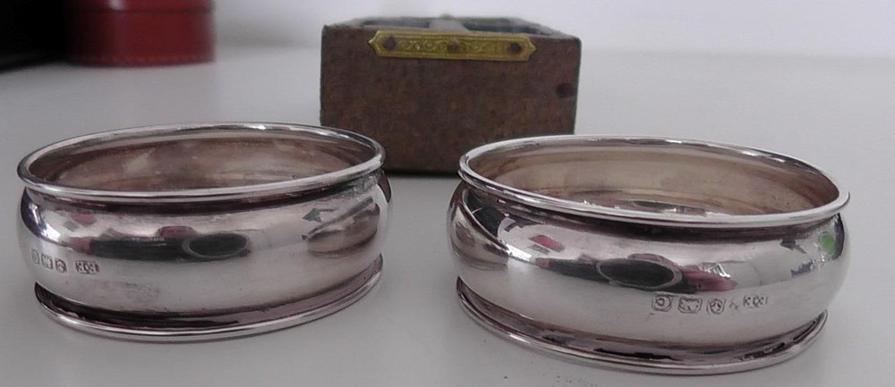Boxed Pair of Solid Silver Napkin Ring dates 1902