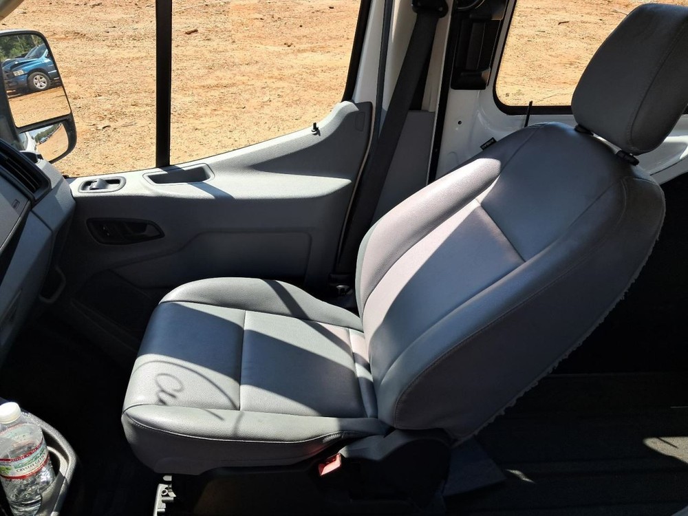 TRANSIT25 2017 Glove Box 4812348