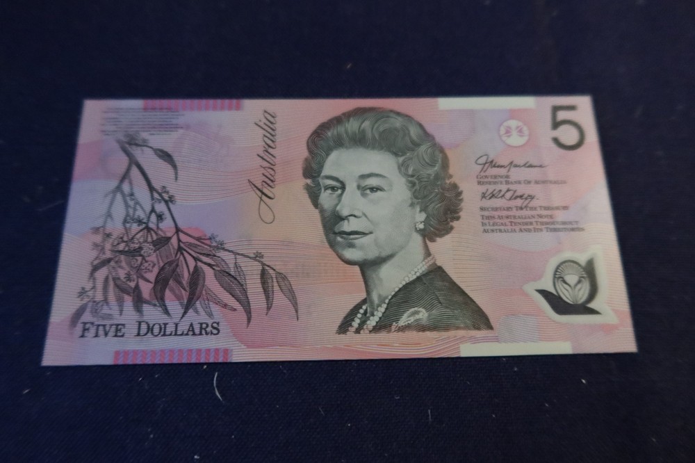AUSTRALIA 2002-2009 POLYMER ISSUE, $5, P57a DATED 2002, MACFARLANE & HENRY - UNC