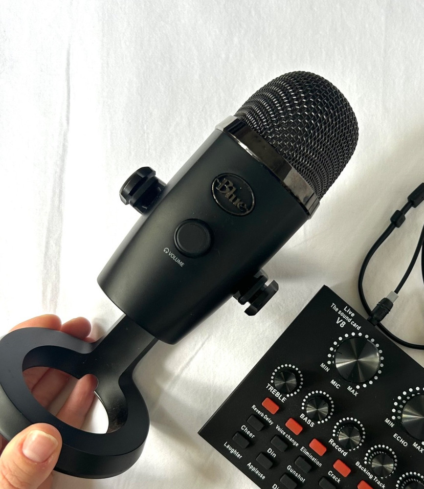 Logitech for Creators Blue Yeti USB Microphone Gently Used