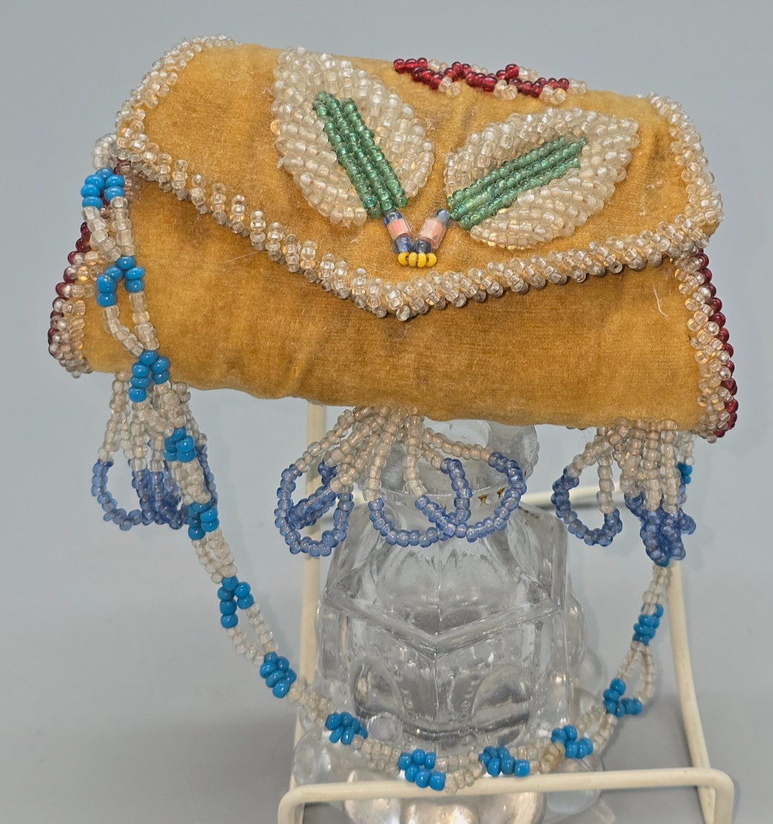 Antique Iroquois Nation 5.25x3" BEADED LINED CHANGE PURSE w/"STRAP", CLOSURE