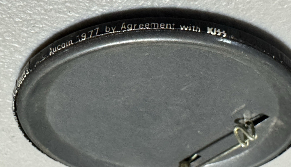 KISS HOTLINE 3 Inch Button - ARMY VERSION AUCOIN 1977 & 1 Inch button