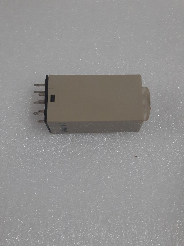 Omron H3Y-2-Timer 110 VAC 5A