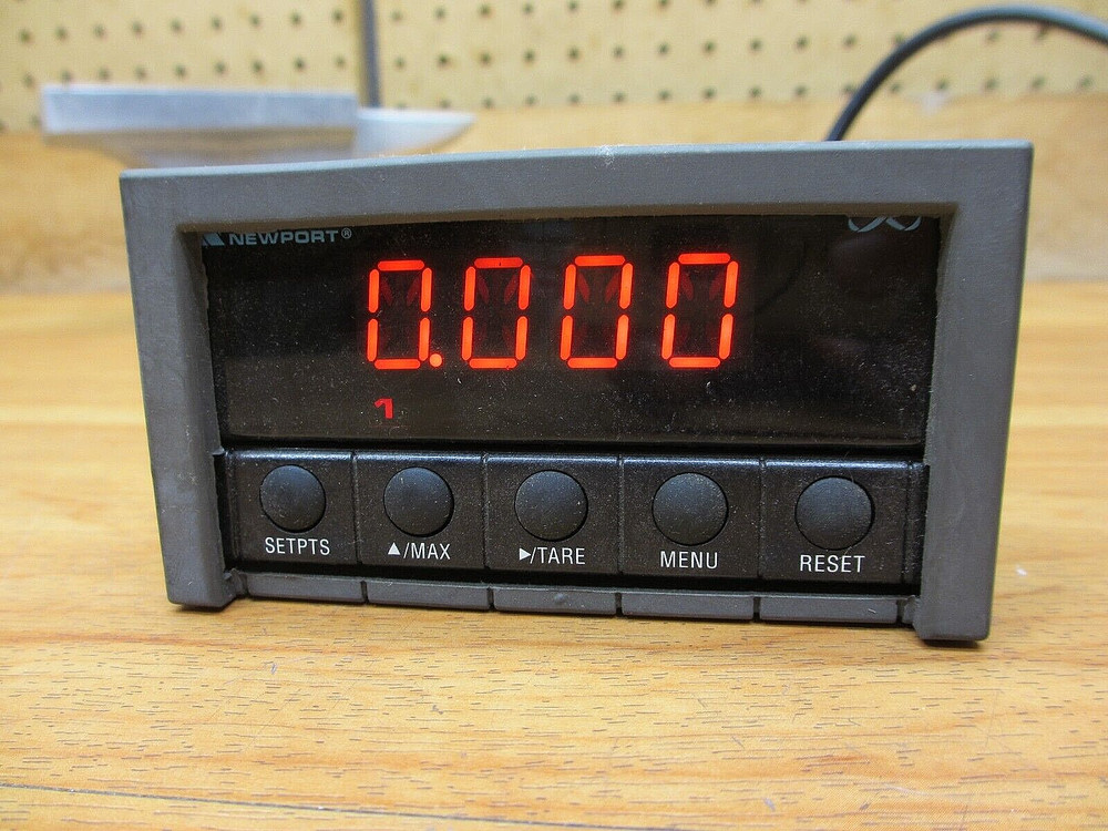 Newport Electronics INFCP-0 *USED POWERS UP* Panel Meter