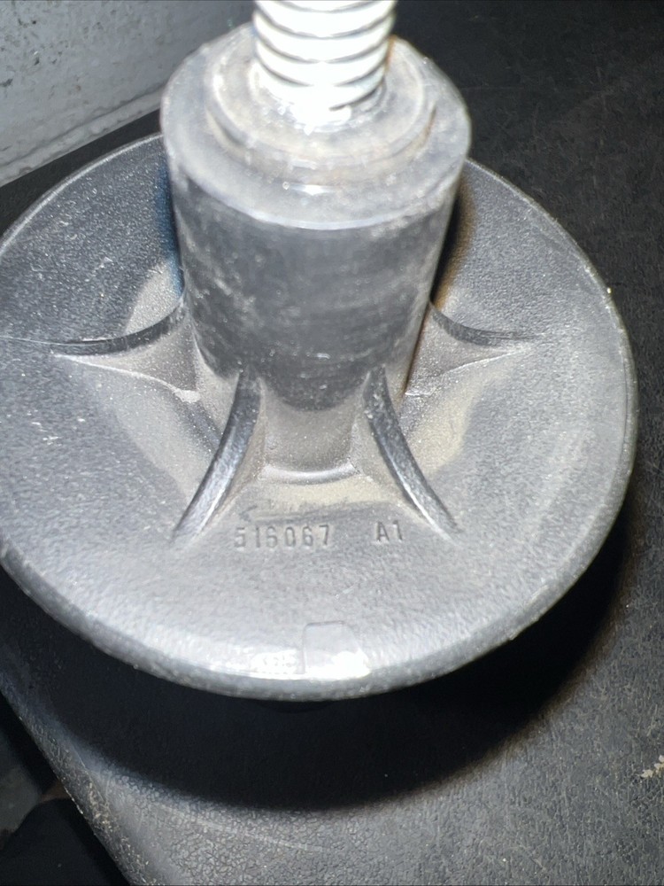 Milwaukee 516067 Auxiliary Handle Replacement