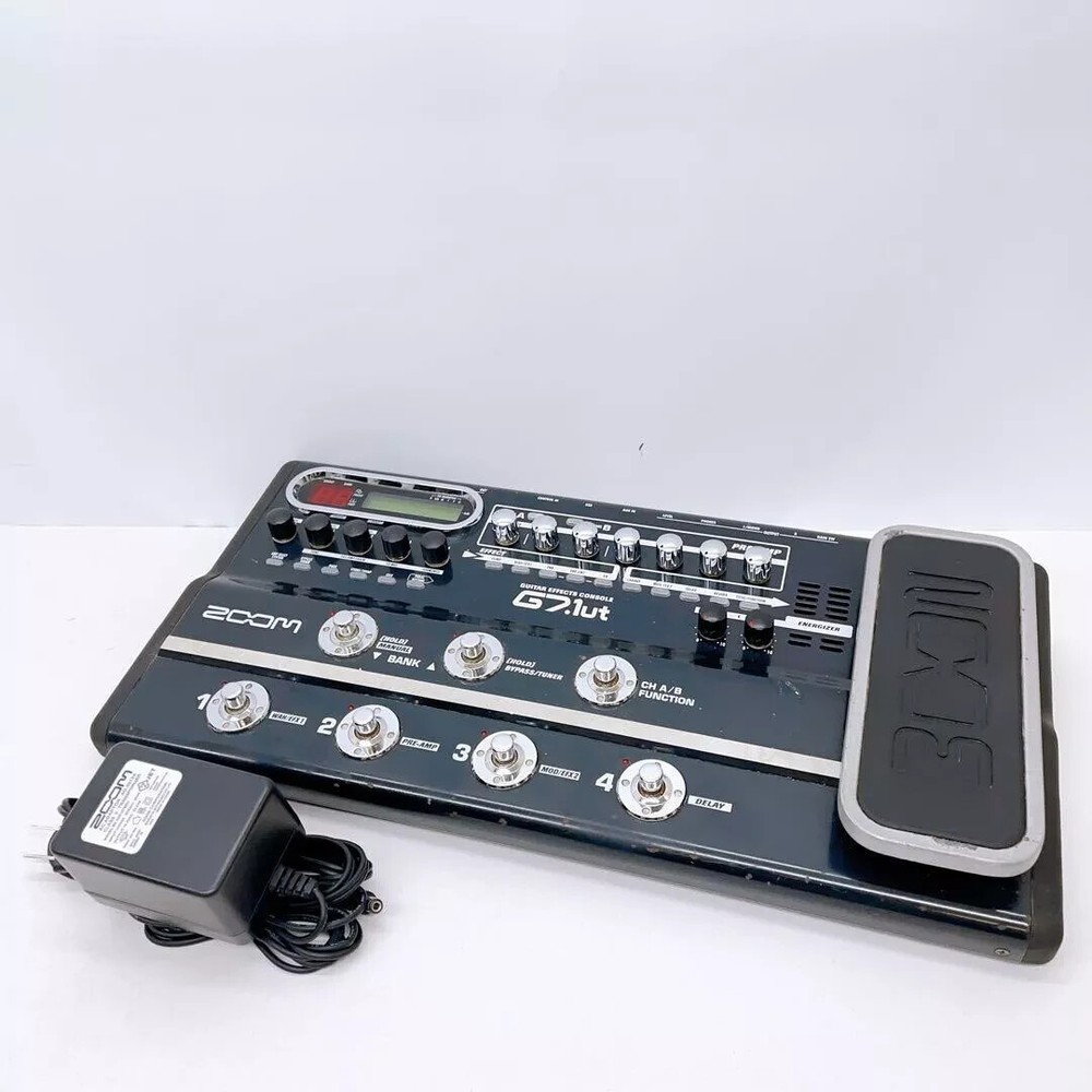 ZOOM G7.1ut Guitar Effects Console Processor TESTED EXCELLENT w/ Adapter
